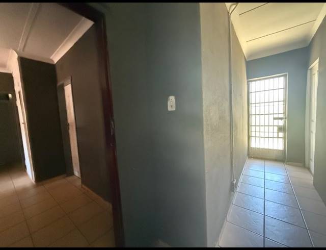 7 BEDROOM HOUSE FOR SALE IN VANDERBIJLPARK CE 2